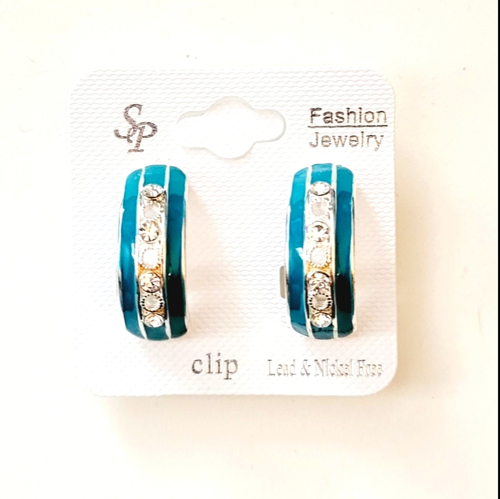 🐢 Silver clip on earrings with faux diamonds